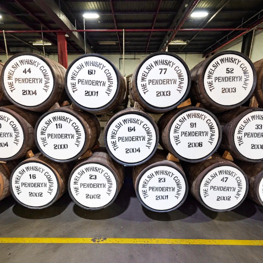 Exploring the Unique Characteristics and Flavors of Welsh Whisky: A Comprehensive Guide for Enthusiasts and Newcomers Alike 1 Welsh Whisky Penderyn